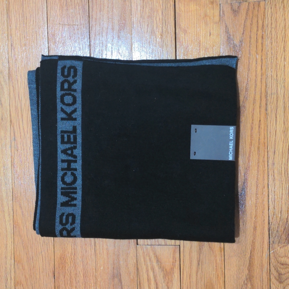 Michael Kors Side Stripe Scarf Muffler